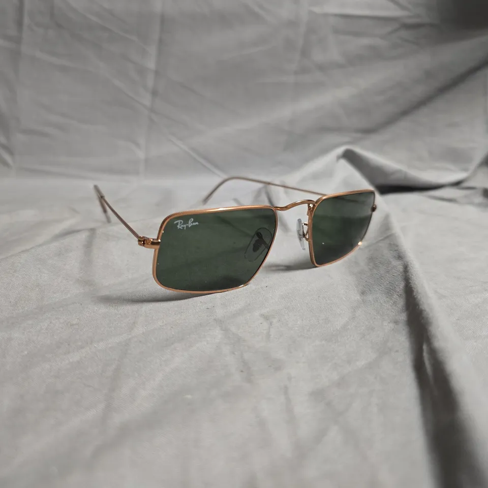RAY-BAN JULIE RB3957 SUNGLASSES – GOLD FRAME, GREEN LENSES, BOXED