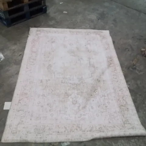 QUALITY DESIGNER AREA RUG - APPROXIMATELY 225x152
