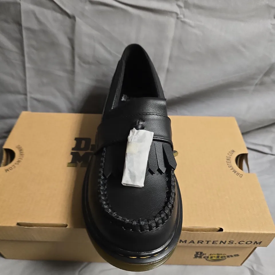 BOXED PAIR OF DR.MARTENS ADRIAN JUNIOR SHOES - UK SIZE 2.5 - KIDS 