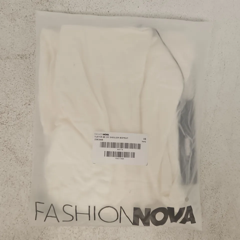 BAGGED FASHION NOVA FLATTER ME OFF-SHOULDER BODYSUIT IN IVORY SIZE XS