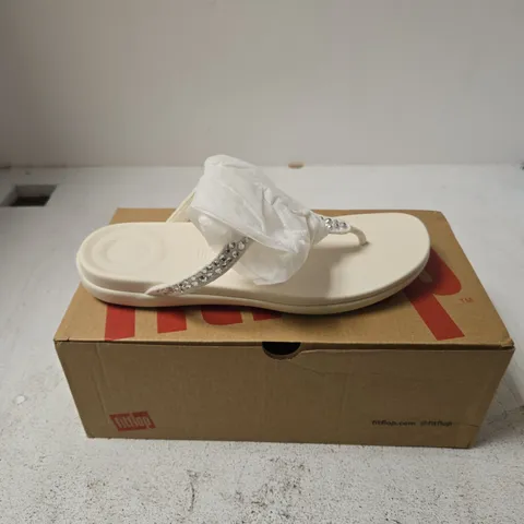 FITFLOP SOLAY MIXED-CRYSTAL TOE-POST SANDALS – CREAM, UK 6