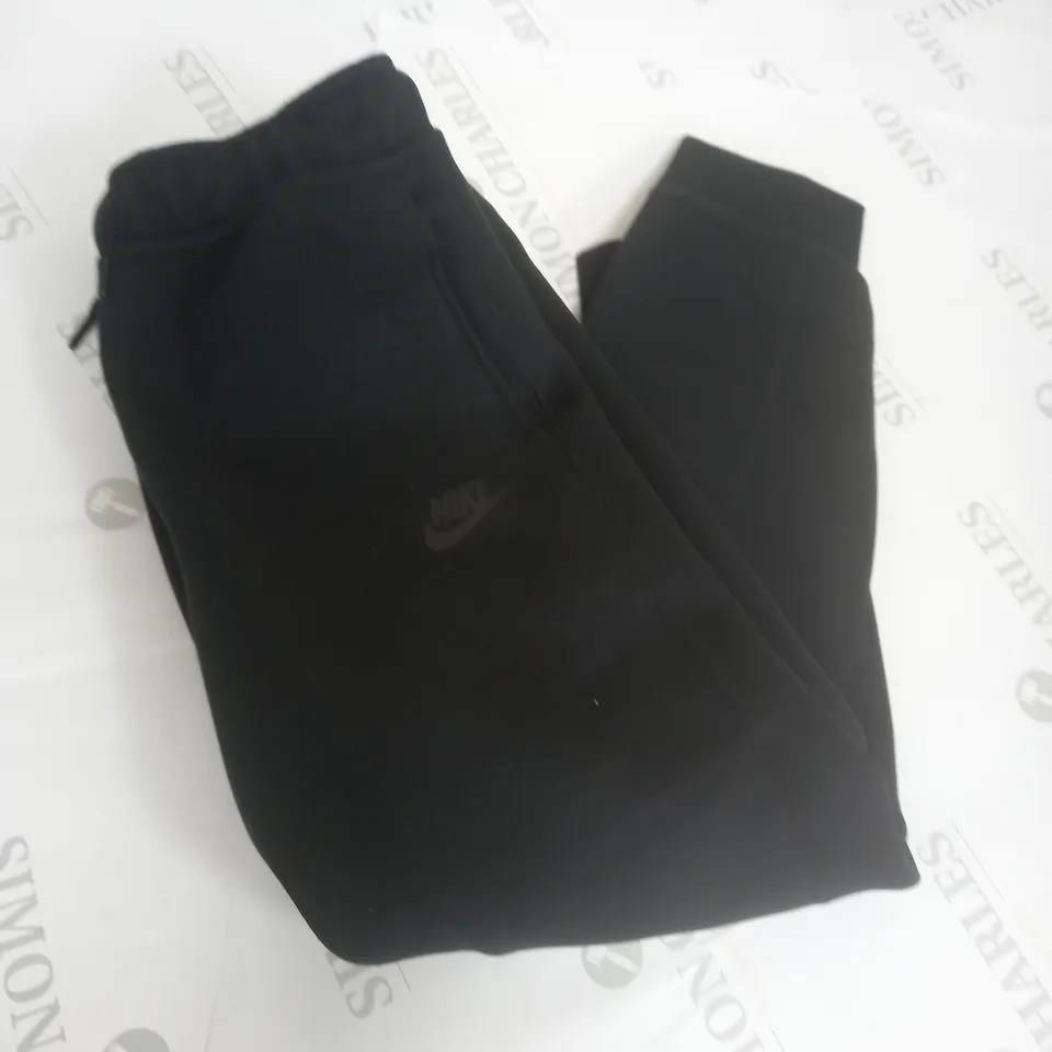 NIKE TECH FLEECE JOGGERS SIZE M