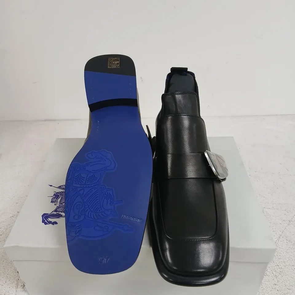BURBERRY SHIELD BOOT LEATHER CHELSEA BOOTS - BLACK, UK 11 (EU 45)