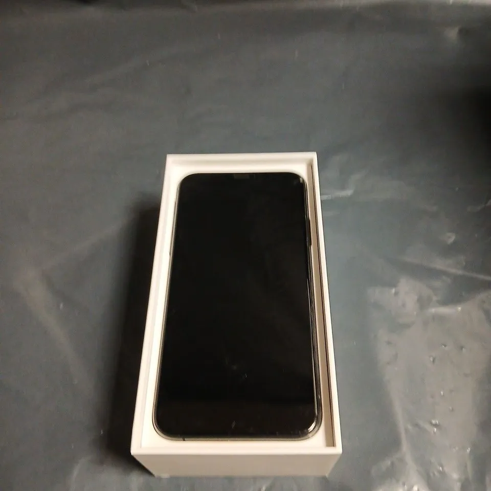 APPLE IPHONE XS - BOXED 