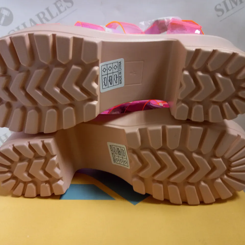 KOI VEGAN PINK STRAPPY JELLY CLEATED SANDALS - SIZE 8