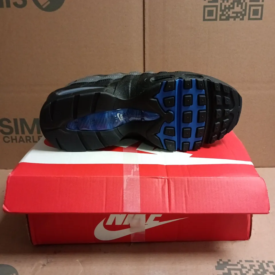 NIKE AIR MAX 95 GS YOUTH TRAINERS – BLACK/BLUE, UK 6 (US 6Y)