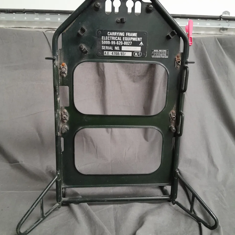 CLANSMAN LIGHTWEIGHT RADIO CARRIER FRAME 