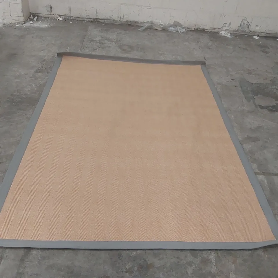 QUALITY DESIGNER AREA RUG - APPROXIMATELY 225 x 160cm