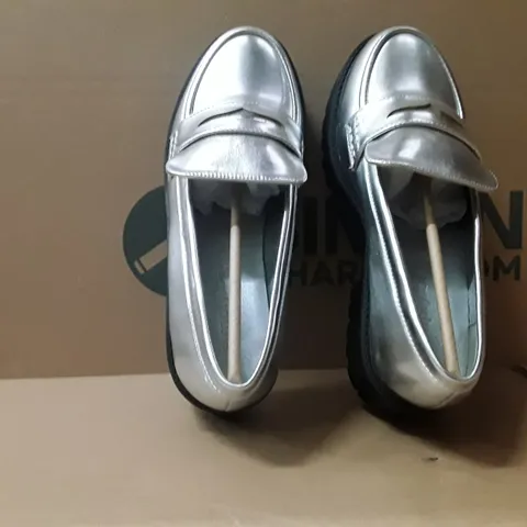 BOXED BRAND NEW SIMPLY BE DALLAS WIDE SHOES SIZE 6 SILVER COLOUR APPROXIMATELY 5 PAIRS
