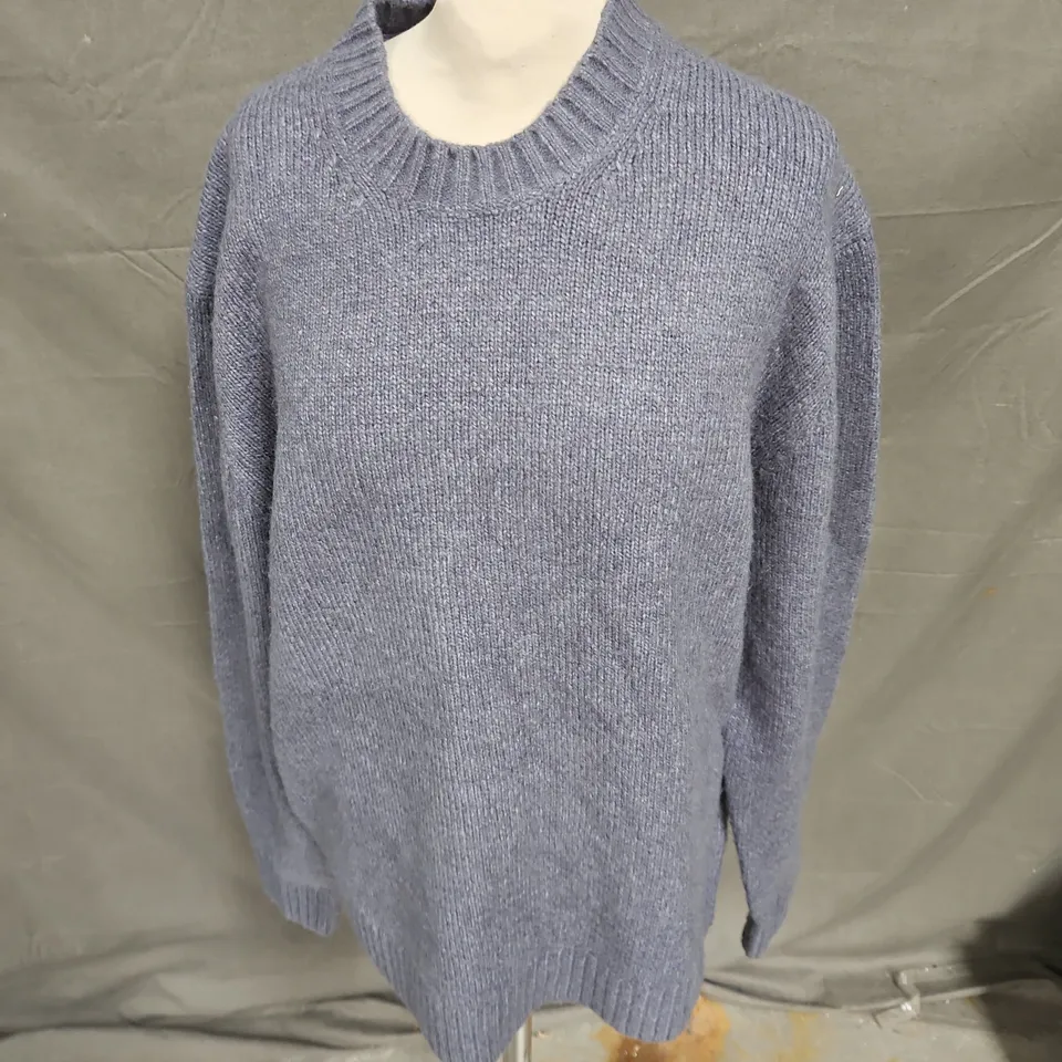 ABERCROMBIE & FITCH SOFT SWEATER IN BLUE SIZE L