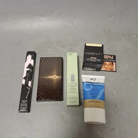 LOT OF APPROX 5 ASSORTED COSMETIC PRODUCTS TO INCLUDE - N07 HYDRALUMINOUS MOISTURISING FOUNDATION - CLINIQUE DE-PUFFING EYE ROLL ON - FENTY BEAUTY PENCIL LIP LINER - ETC