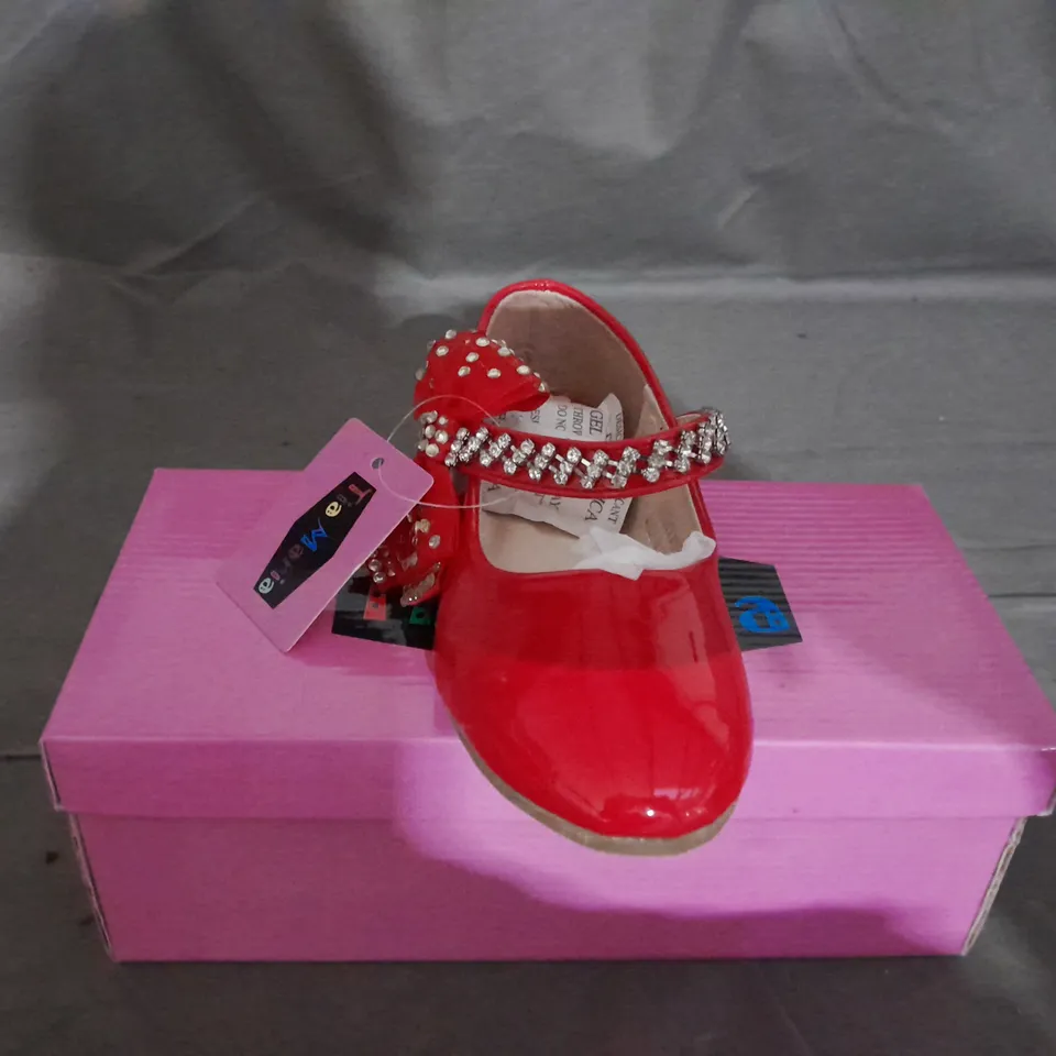APPROXIMATELY 14 BOXED PAIR OF TIA MARIA KIDS MARY JANE SHOES IN RED VARIOUS SIZES TO INCLUDE SIZE 30EU