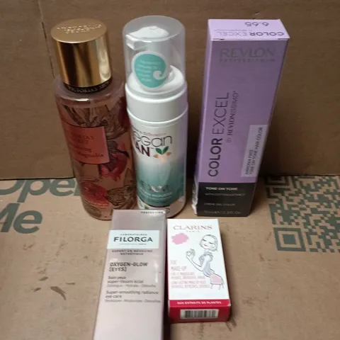 APPROXIMATELY 30 ASSORTED HEALTH & BEAUTY PRODUCTS TO INCLUDE BODY MIST, GEL COLOUR, TAN MOUSSE ETC 
