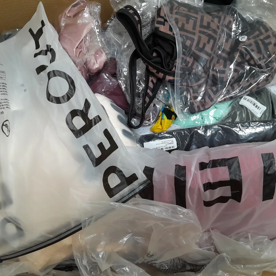 BOX OF APPROXIMATELY 22 ASSORTED CLOTHING ITEMS TO INCLUDE - SOCKS , DRESS , SHIRT ETC