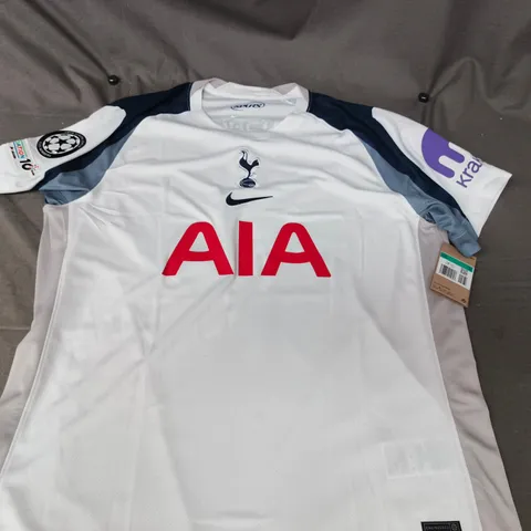 NIKE TOTTENHAM HOTSPUR FOOTBALL JERSEY IN WHITE SIZE XL - XAVI, NUMBER 7
