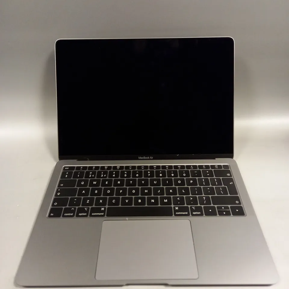 APPLE MACBOOK AIR - A1932