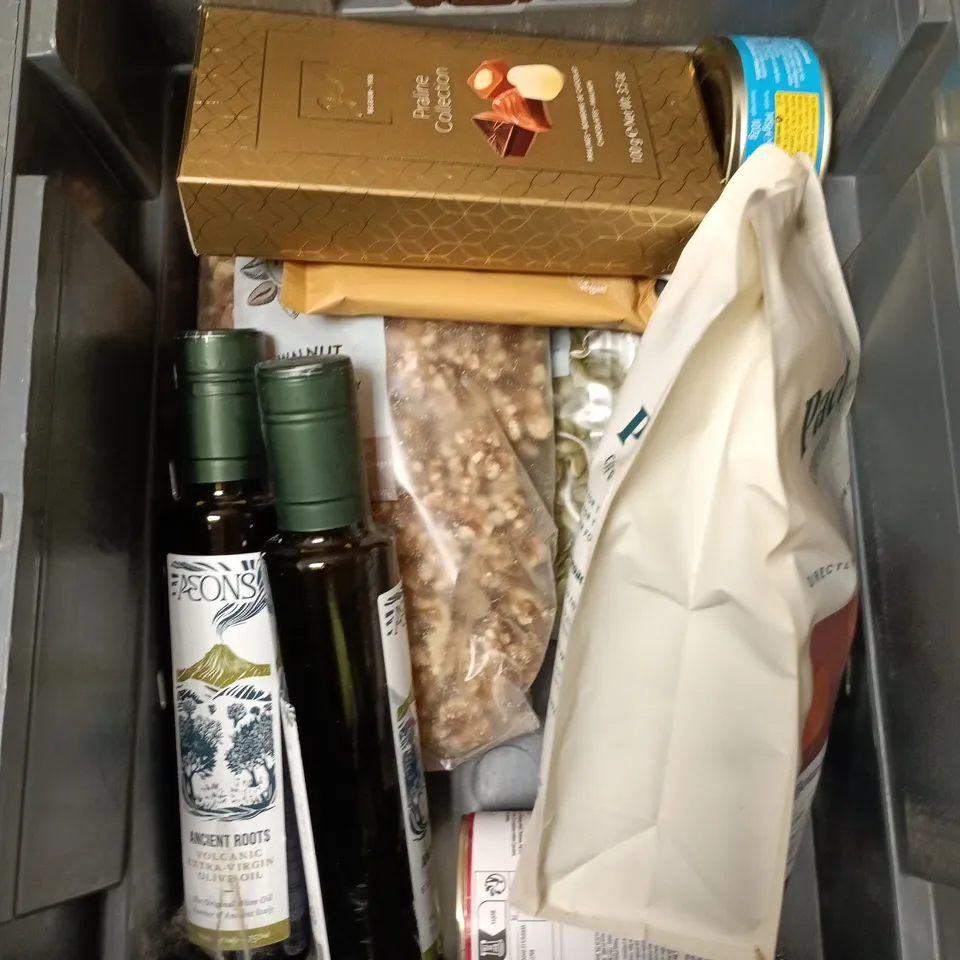 APPROXIMATELY 10 ASSORTED FOOD/DRINK PRODUCTS TO INCLUDE OLIVE OIL, PACT COFFEE, SEAWEED ETC