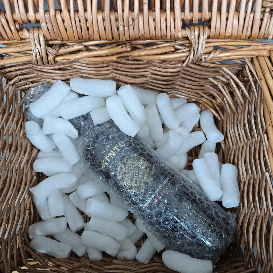 LUXURY CHRISTMAS THEMED FOOD/DRINK HAMPER