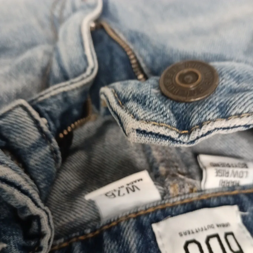 BDG URBAN OUTFITTERS DENIM SHORTS – DISTRESSED BLUE - SIZE W26