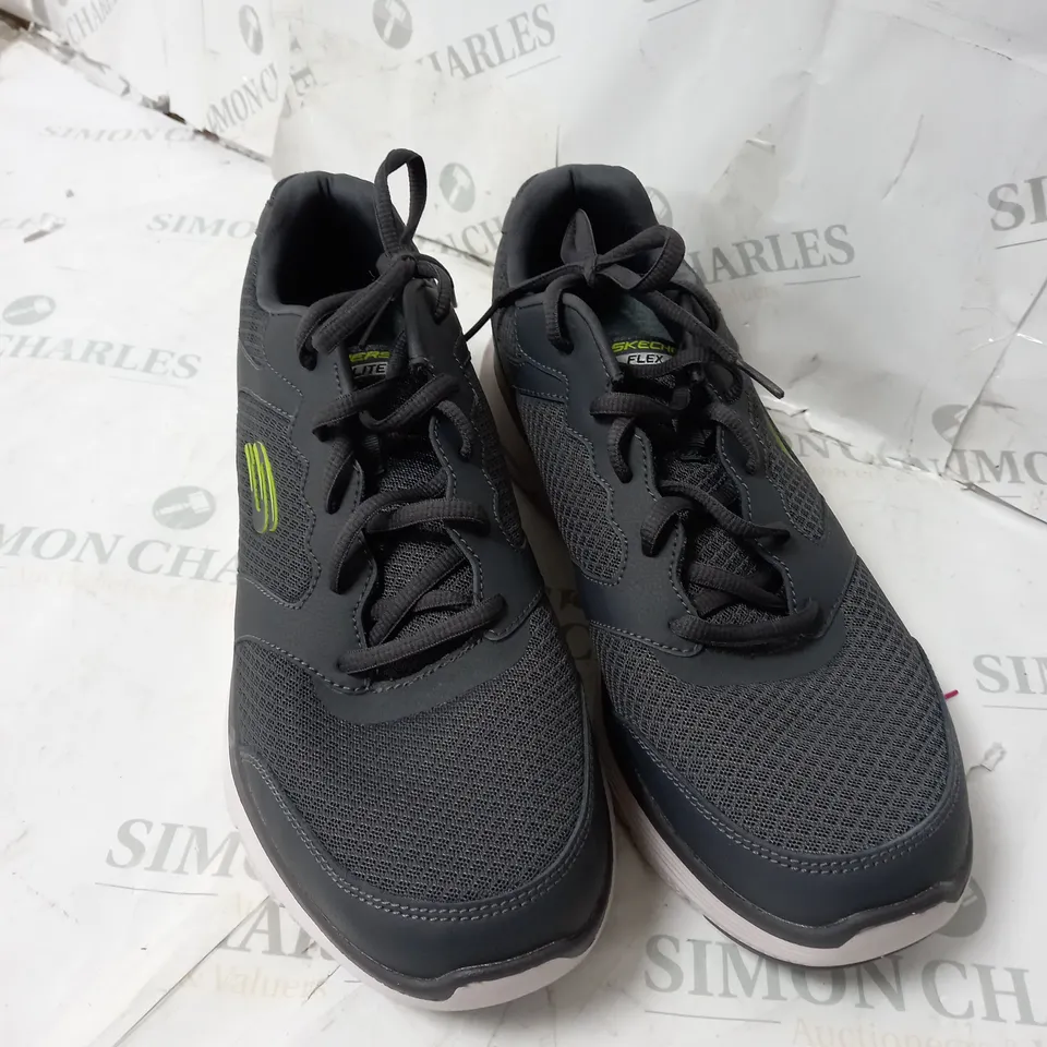 SKETCHERS TRAINER CHARCOAL SIZE 10 (MENS)