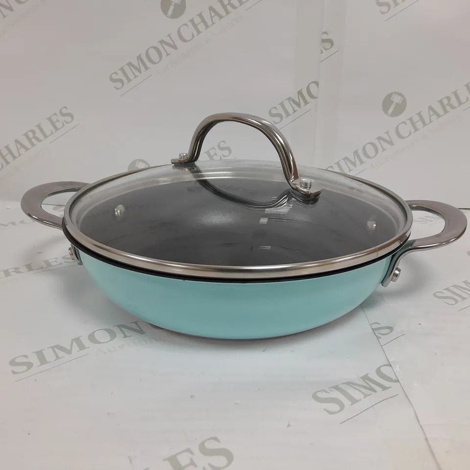 COOKS ESSENTIAL PAN IN PASTEL BLUE 20CM 