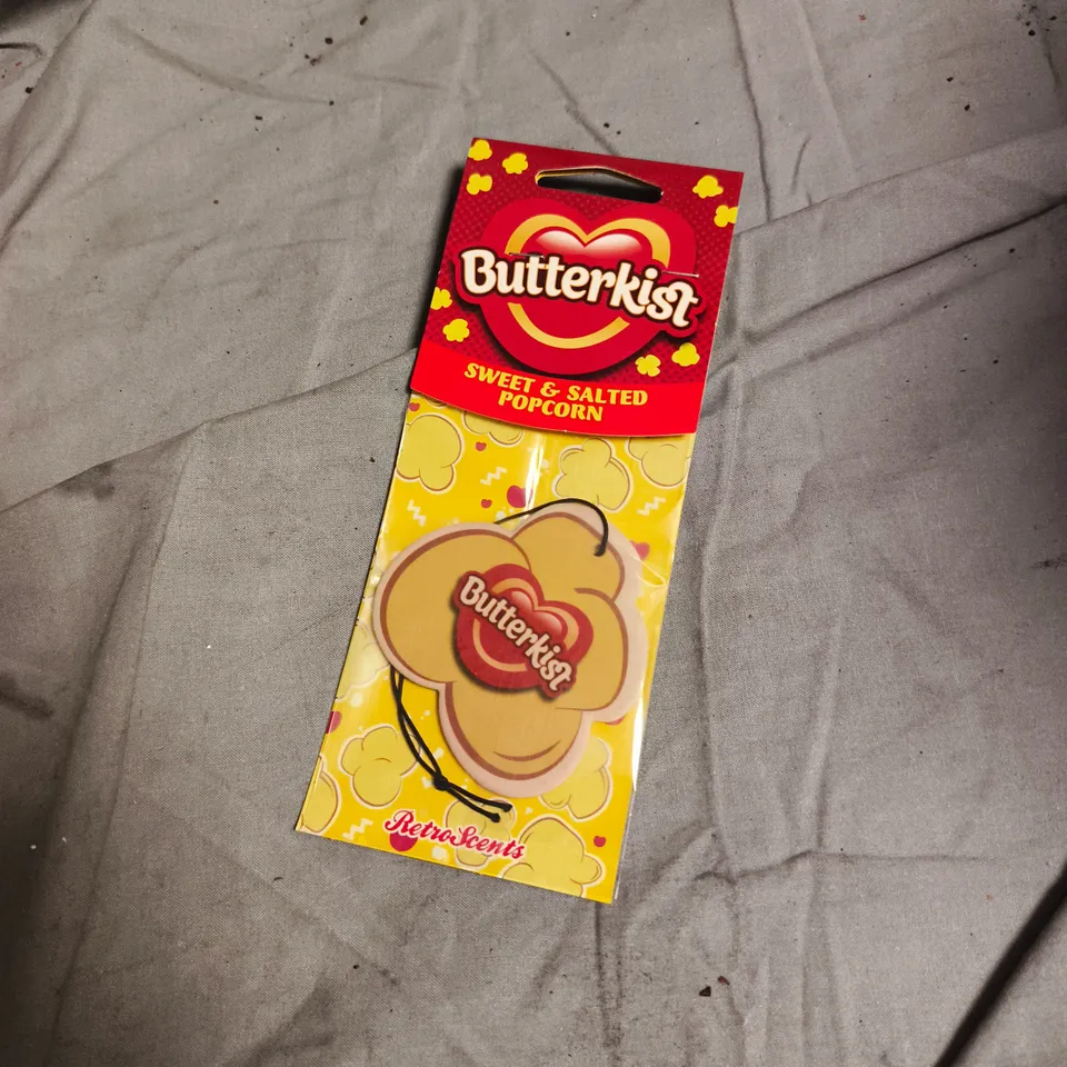 BOX OF APPROXIMATELY 50 BUTTERKIST CAR  AIR FRESHNERS 