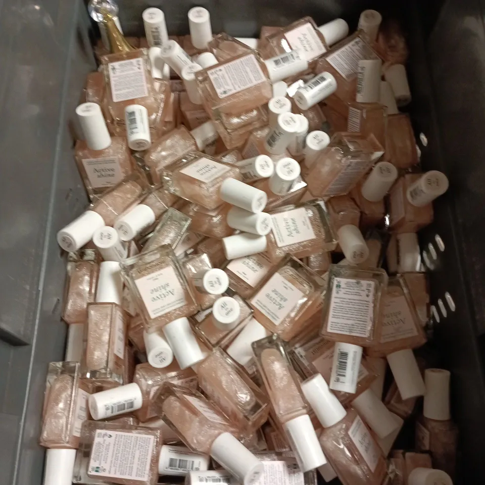 TOTE OF APPROXIMATELY 25 MANICURIST ACTIVE SHINE NAIL VARNISH OPAL