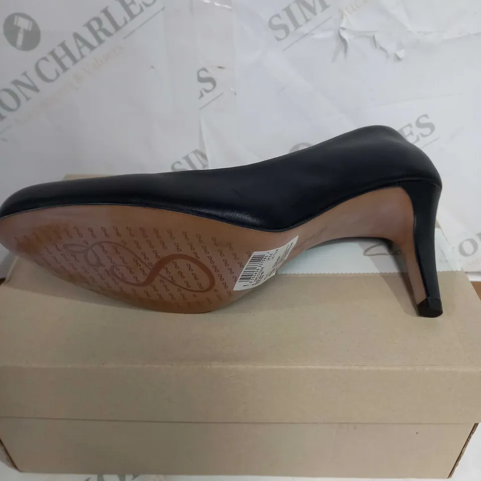 BOXED CLARKS CARLITA COVE HEEL SHOES, BLACK - SIZE 5