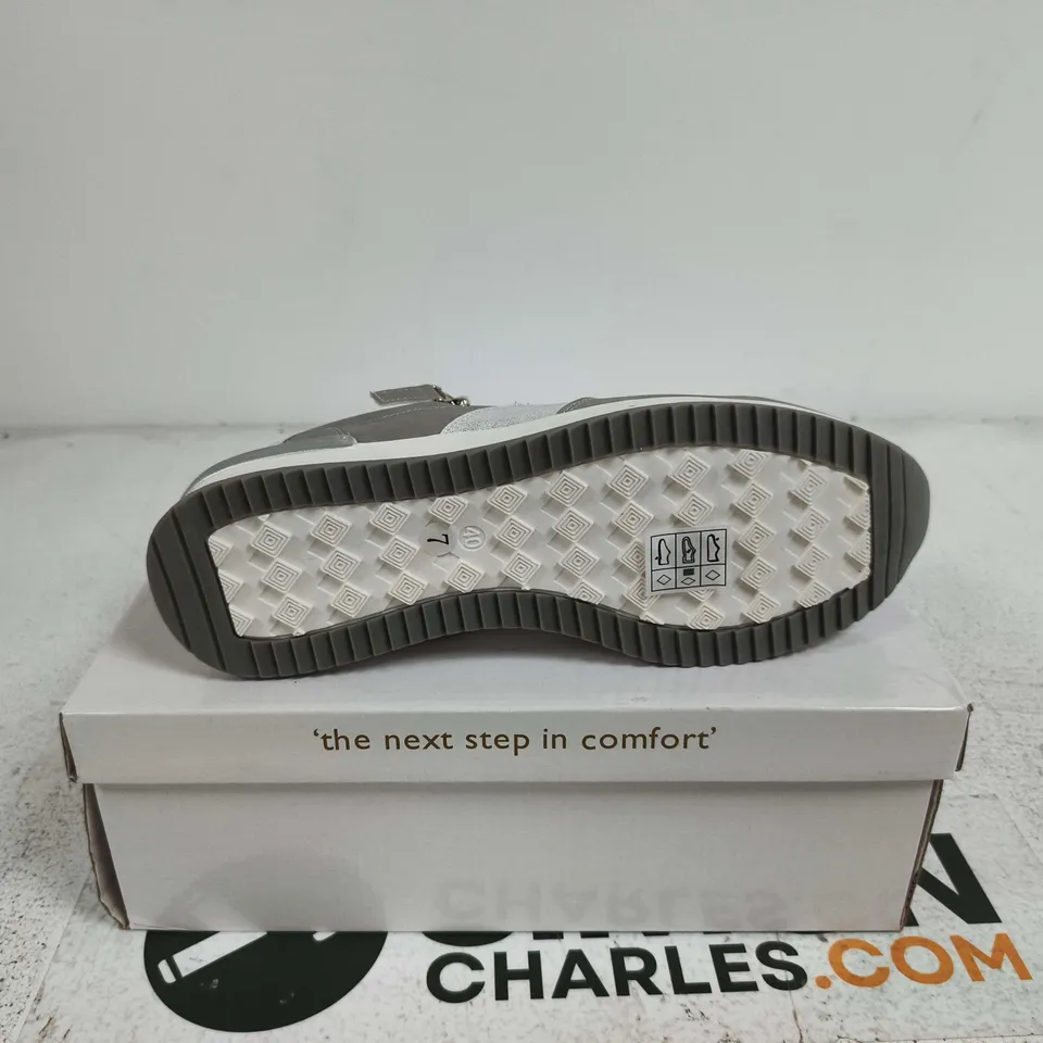 DR KELLER MARTINA GREY STONE TRAINER SIZE 7 BOXED