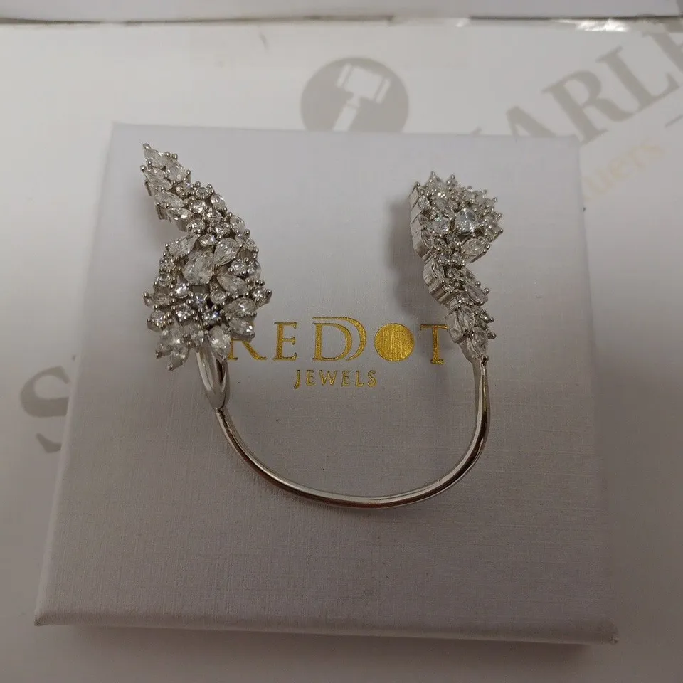 RED DOT JEWELS SILVER RING WITH SPARKLE STONES