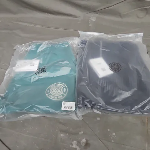 APPROXIMATELY 20 ASSORTED BAGGED CLOTHING ITEMS IN VARIOUS SIZES TO INCLUDE UNISEX GET YOUR COLD ON JOGGERS IN GREEN & UNISEX BRASS MONKEY JOGGERS IN NAVY