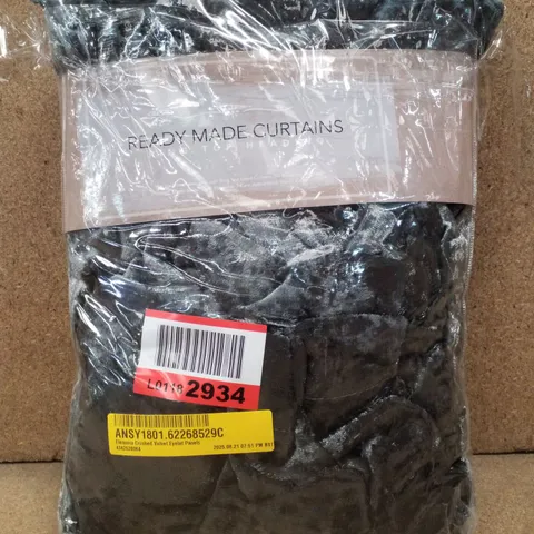 ELEANORA CRUSHED VELVET EYELET PANELS 117×137CM - CHARCOAL