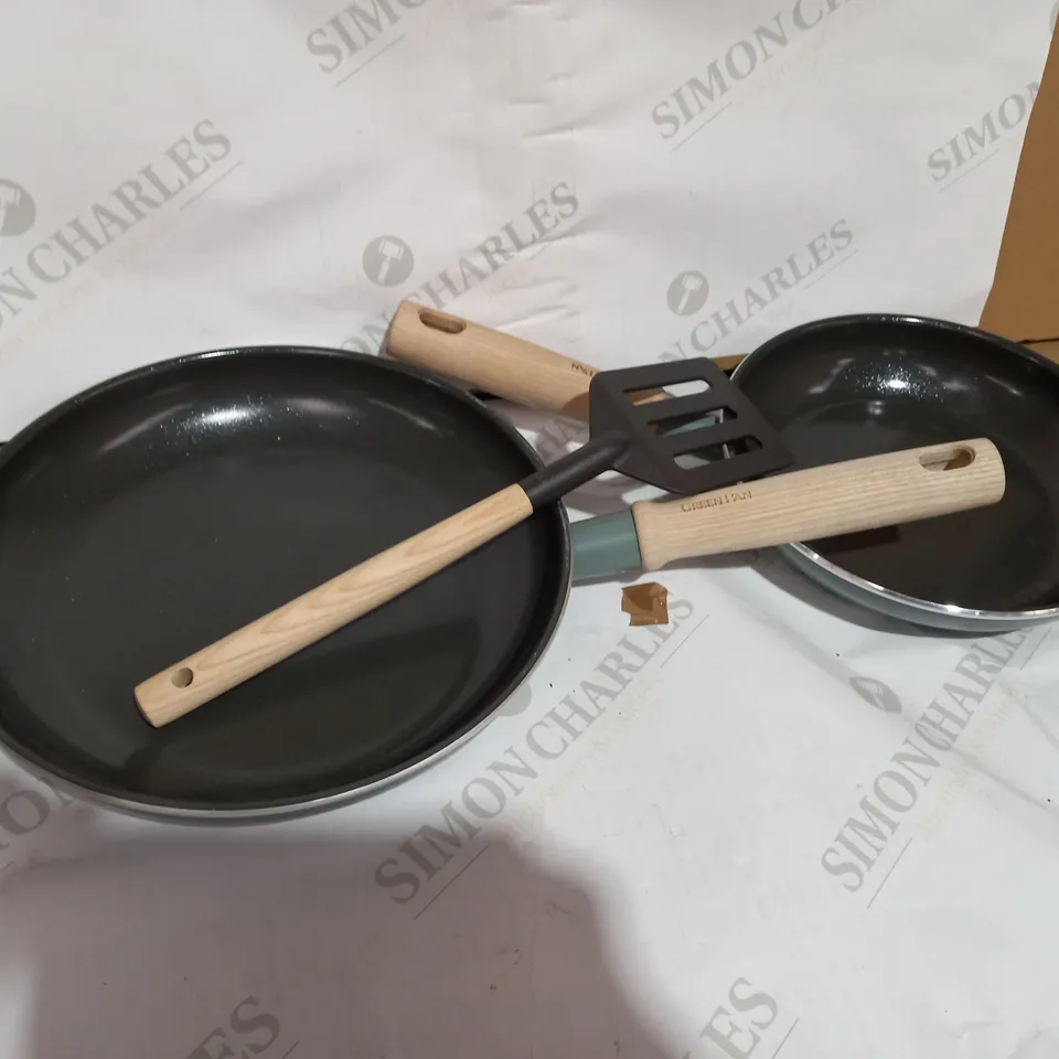 GREENPAN, MAYFLOWER CERAMIC NON-STICK FRYING PAN SET WITH SLOTTED TURNER - 20 CM + 24 CM, FADED GREEN