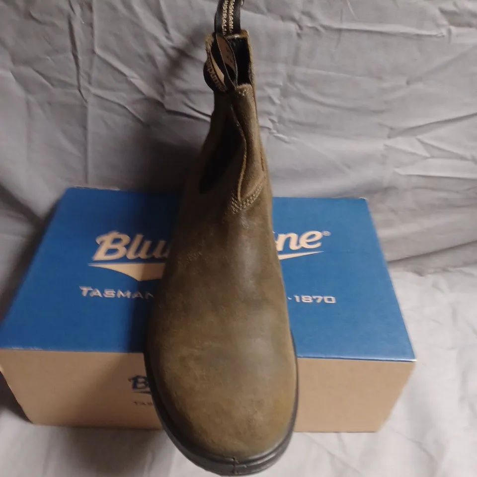 BOXED PAIRO OF BLUNDSTONE CHELSEA BOOTS – BROWN SUEDE -UK SIZE 12