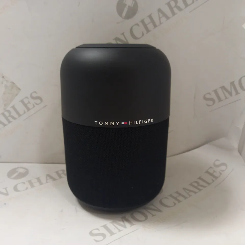 TOMMY HILFIGER DESKTOP WIRELESS SPEAKER RRP £100