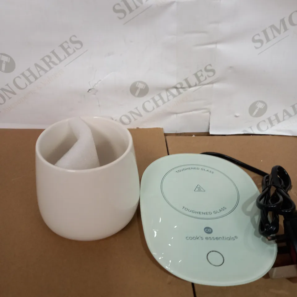 SET OF 2 PLUG IN DRINK WARMER SET COLOUR: WHITE