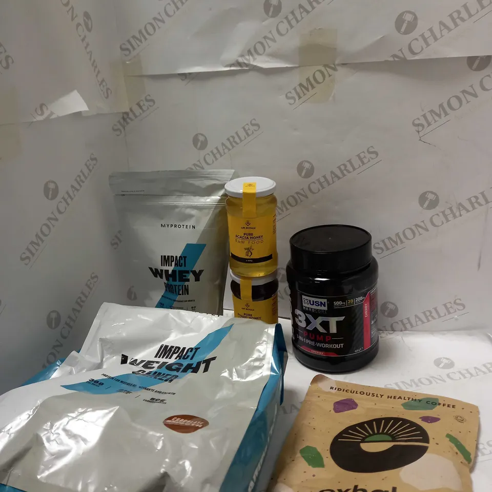 LOT OF ASSORTED FOOD AND DRINK ITEMS TO INCLUDE 3XT PUMP, EXHALE AND MY PROTEIN