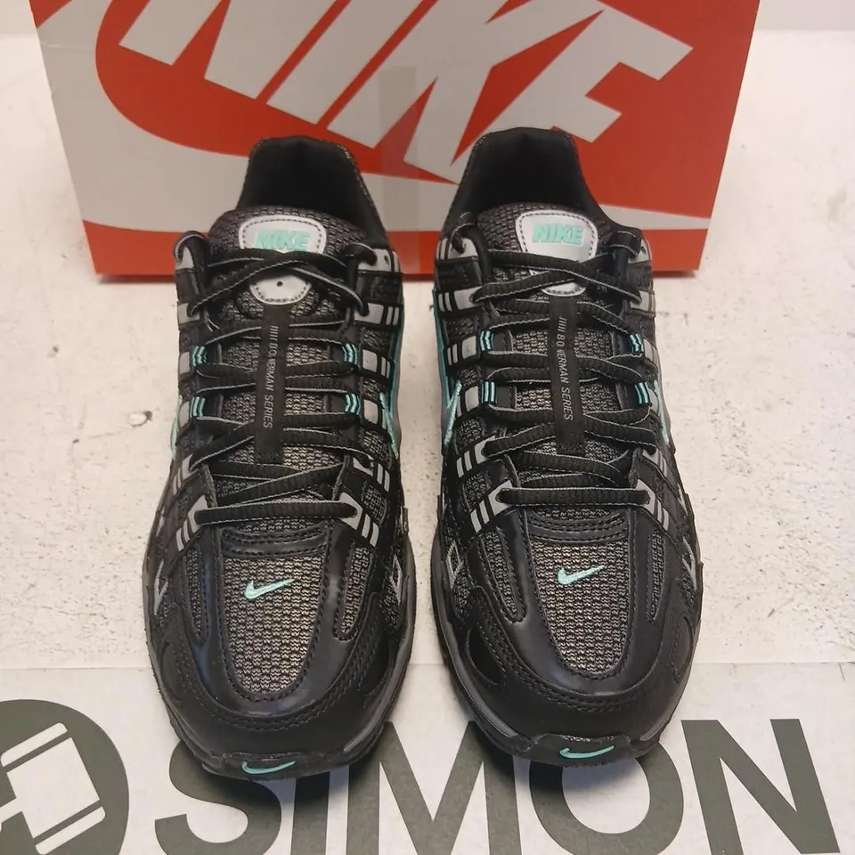 NIKE P-6000 TRAINERS, BLACK/COOL GREY, UK 8 (US 9) – BOXED