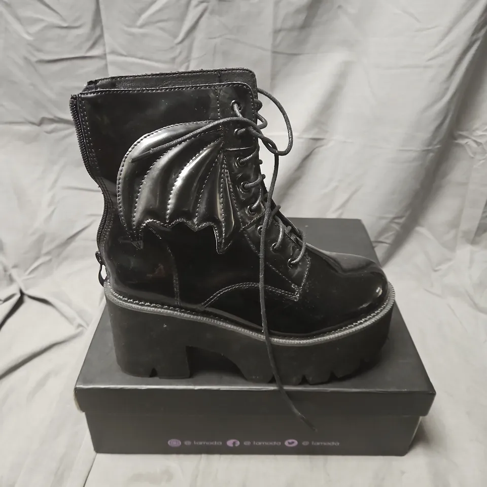 BOXED LAMODA LMF322 BLACK PU PLATFORM BOOTS, UK 4 (EU 37 / US 6)