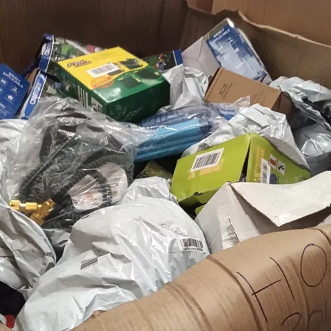 PALLET CONTAINING A LARGE QUANTITY OF HOSES