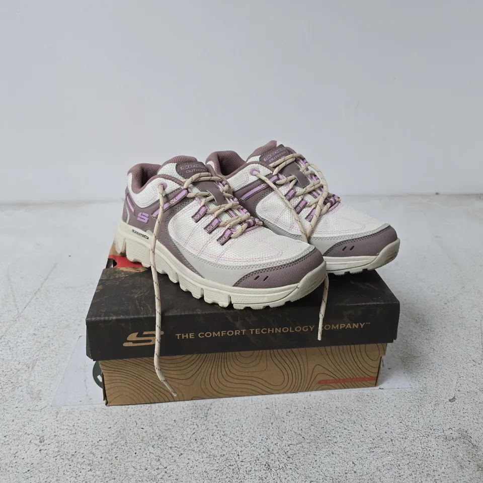 SKECHERS SNEAKERS – WHITE & LILAC, BOXED UK 5