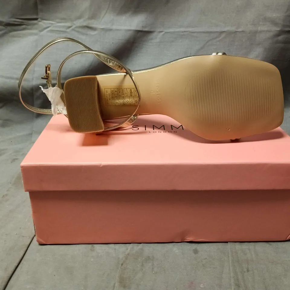 BOXED PAIR OF UK4 SIMM LONDON BORA WIDE FIT GOLD METALLIC SANDALS 