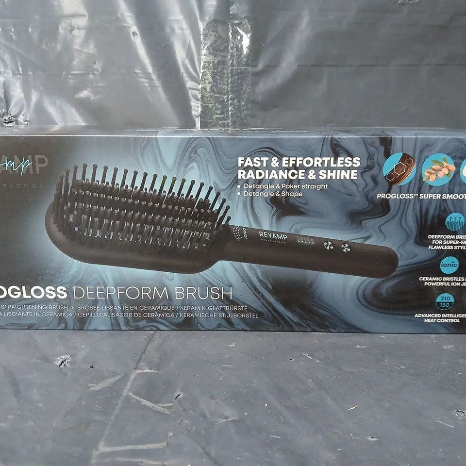 BOXED REVAMP PROGLOSS DEEPFORM BRUSH CERAMIC STRAIGHTENING BRUSH