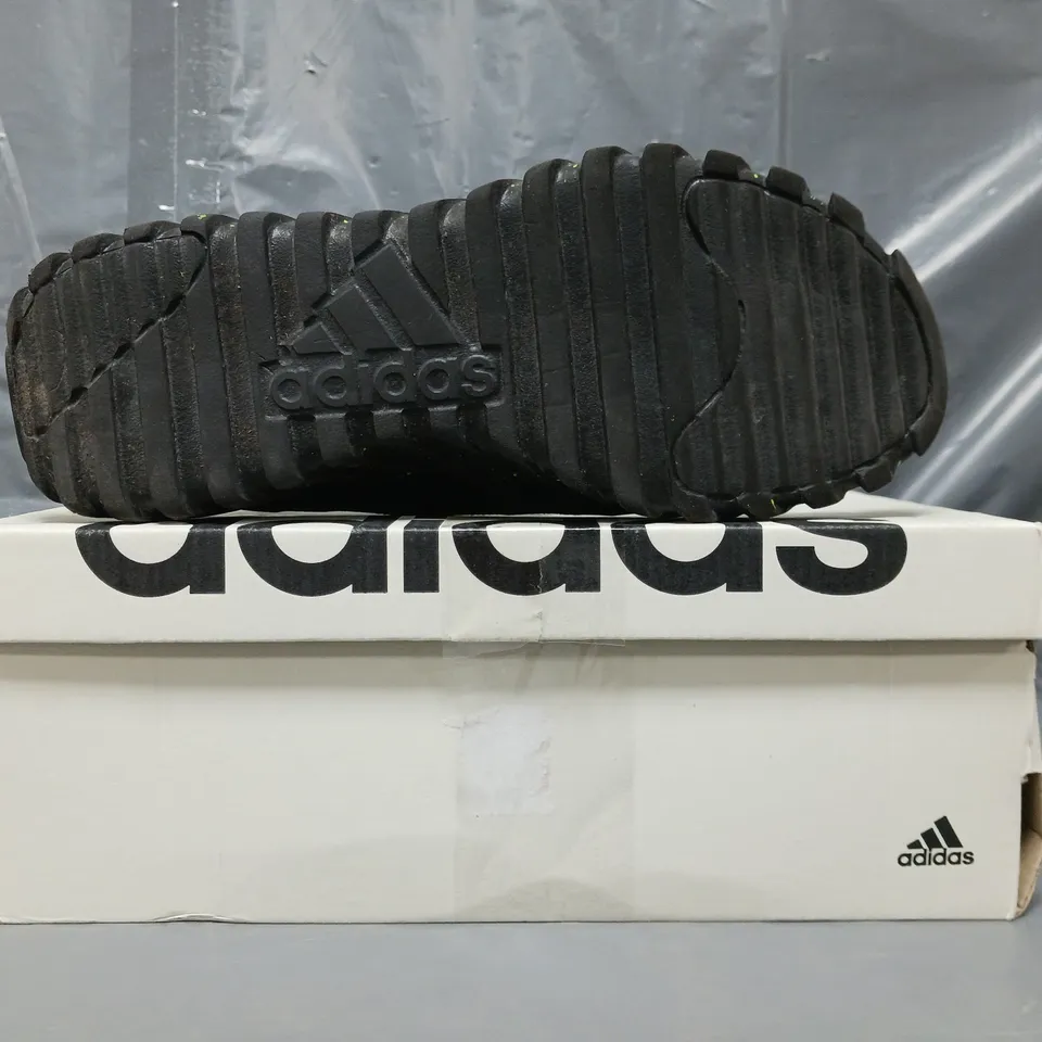 BOXED PAIR OF ADIDAS KAPTIR 3.0 K SHOES IN BLACK/GREEN UK SIZE 5