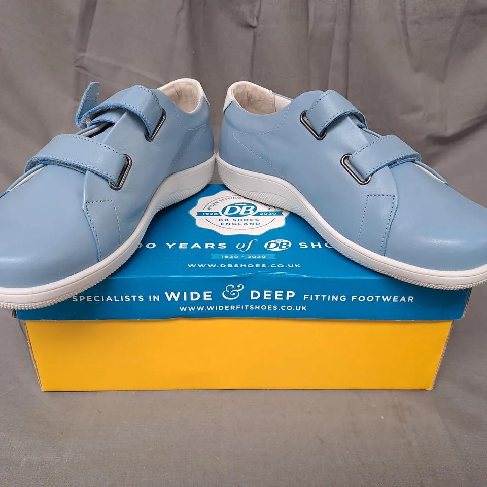 BOXED PAIR OF DB SCOTT SHOES IN SKY BLUE UK SIZE 6.5