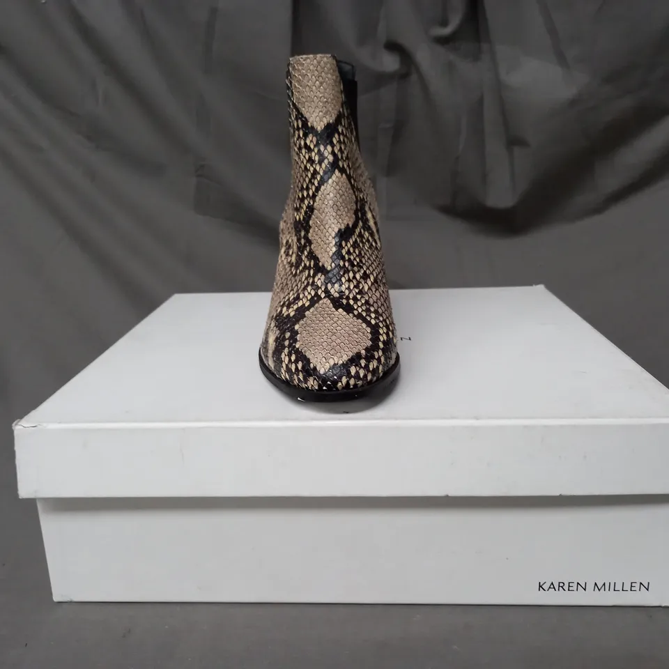 BOXED PAIR OF KAREN MILLEN TONI MID BLOCK HEEL ANKLE BOOTS IN TAN SNAKE EU SIZE 36