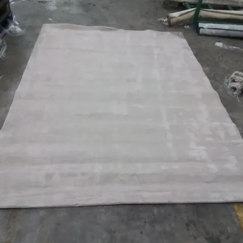 QUALITY DESIGNER AREA RUG - APPROXIMATELY 294x187