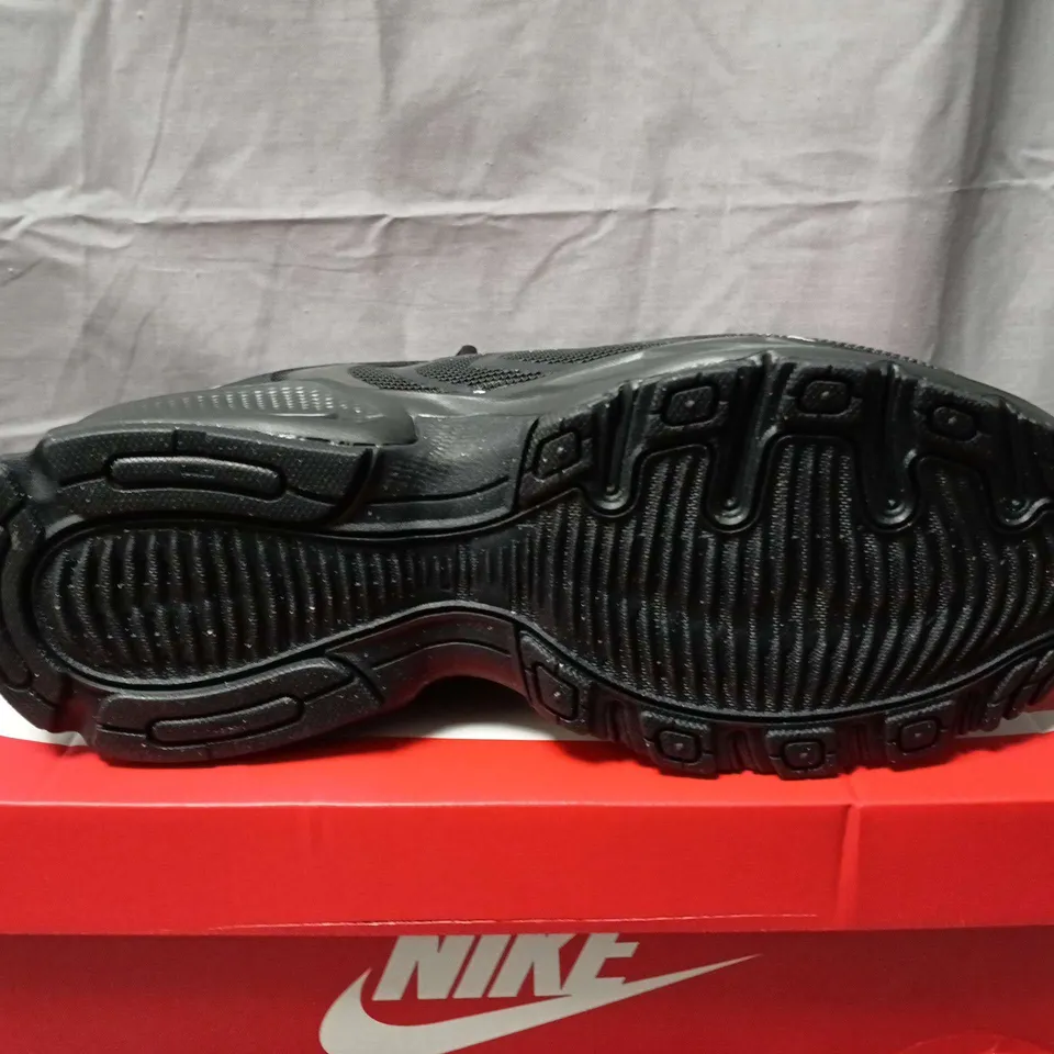 BOXED PAIR OF NIKE MAX FIRE TRAINERS IN BLACK - UK 9