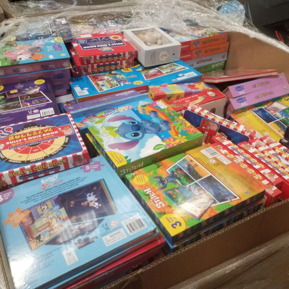 PALLET CONTAINING LARGE QUANTITY OF ASSORTED CHILDRENS ACTIVITY BOOKS