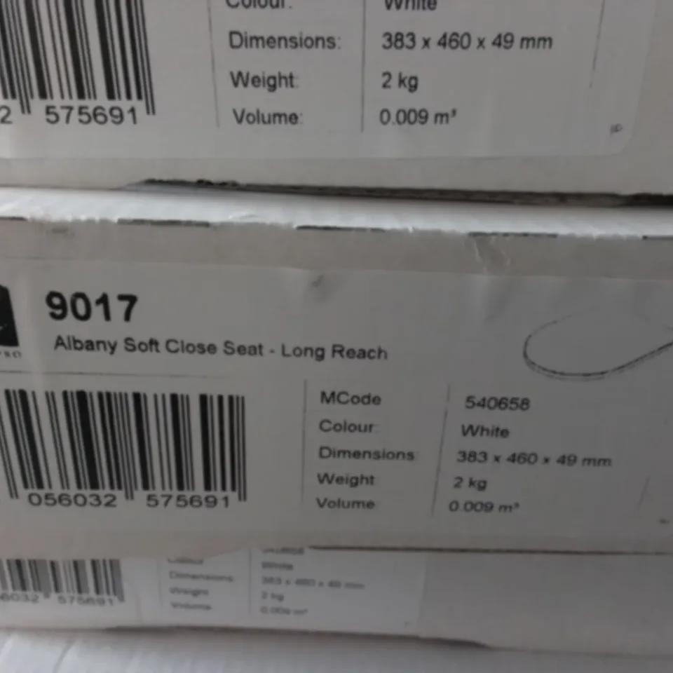 LOT OF APPROXIMATELY 35 BOXED AS NEW CALYPSO ALBANY SOFT CLOSE TOILET SEATS